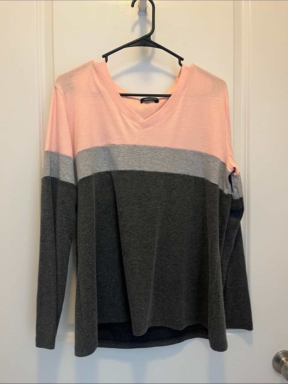 Colorblock V-Neck Long Sleeve Top in Pink and Gray